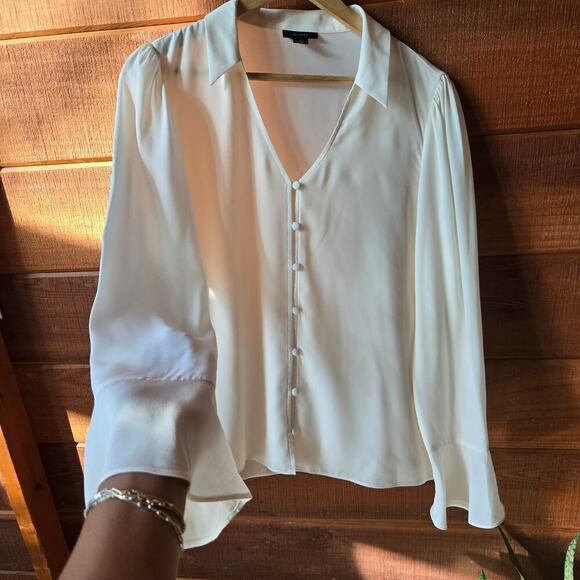 NWT Halogen Womens Semi-Sheer Button Up Blouse Size L Old Money Minimalist Fairy - Picture 2 of 9